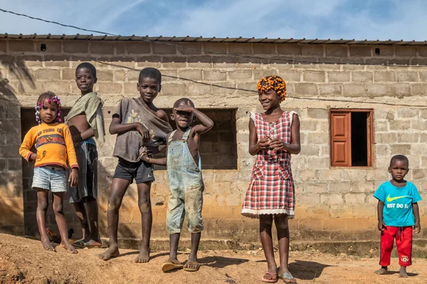 MALANJE / ANGOLA - 10 MAR 2018 - Retrato de niños africanos en la provincia de Malanje Angola . —  Fotos de Stock