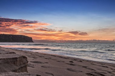 Cabo Ledo sahilde güzel gün batımı. Angola. Afrika.