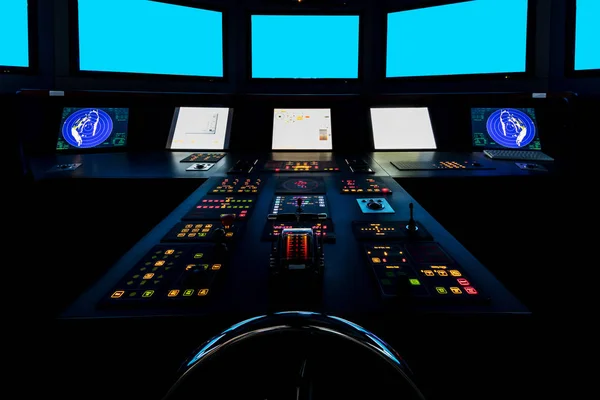 Cabina de barco con luz nocturna y accesos . — Foto de Stock