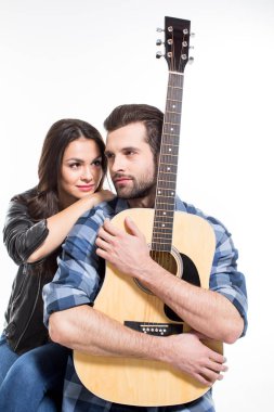 Gitarlı genç çift