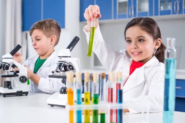 Kimyasal laboratuvar çocuklarda