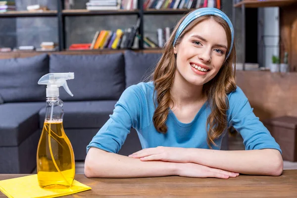 Attractive young housewife — Stock Photo, Image