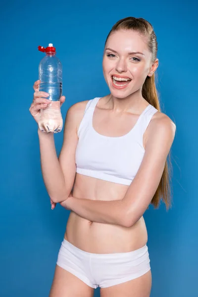 Deportista con botella de deporte — Foto de Stock