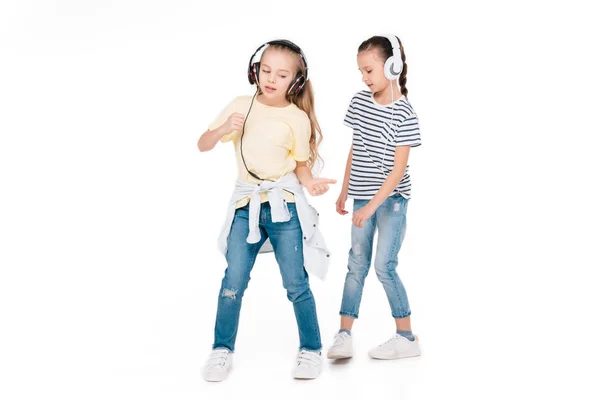 Kids in headphone listening music — Stock Photo, Image