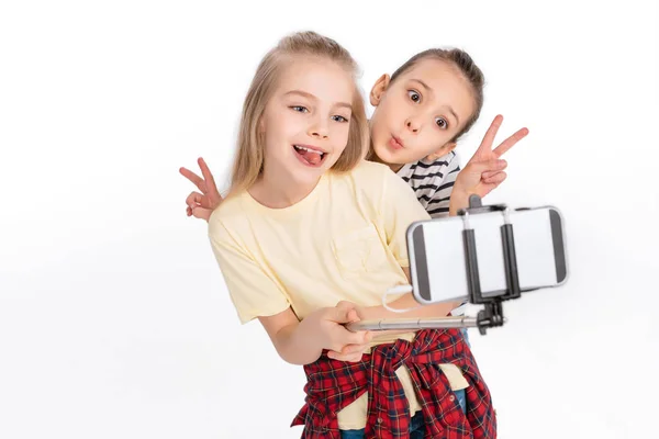 Selfie çekici çocuklar — Stok fotoğraf