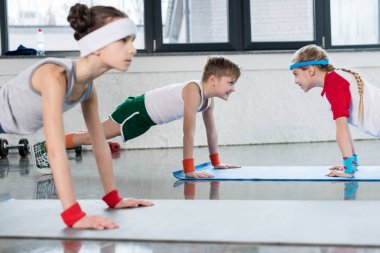 aktif spor giyim çocuklarda 