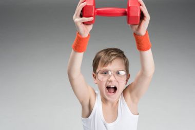 dumbbell ile etkin çocuk