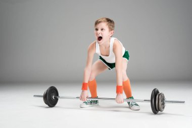 aktif çocuk barbell ile eğitim