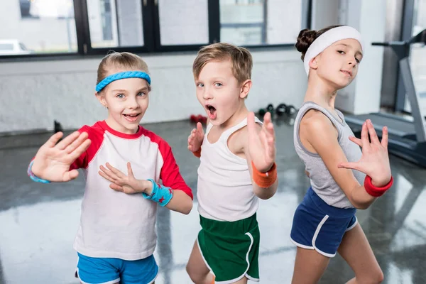Actieve kinderen in sportkleding — Stockfoto