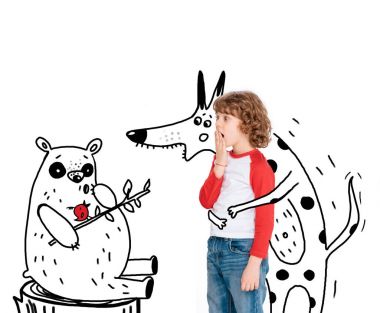 efsanevi kahramanları ile heyecanlı çocuk