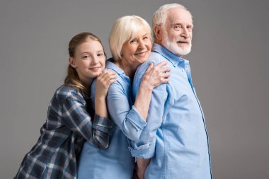 Mutlu aile sarılma