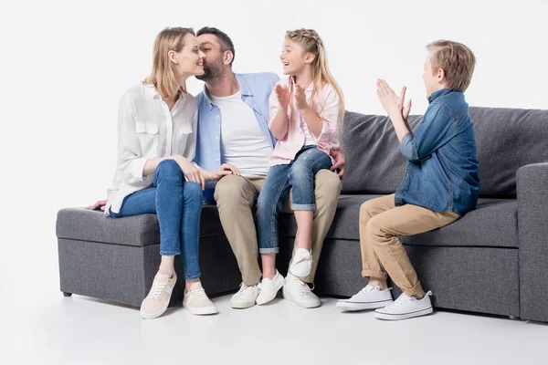 Familia feliz juntos — Foto de Stock