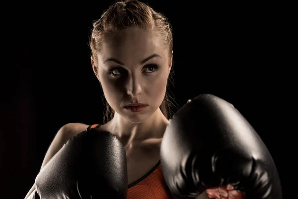 Desportista em luvas de boxe — Fotografia de Stock