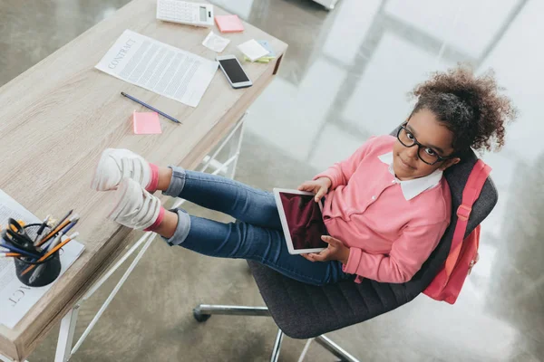 Pequeña mujer de negocios afroamericana — Foto de Stock