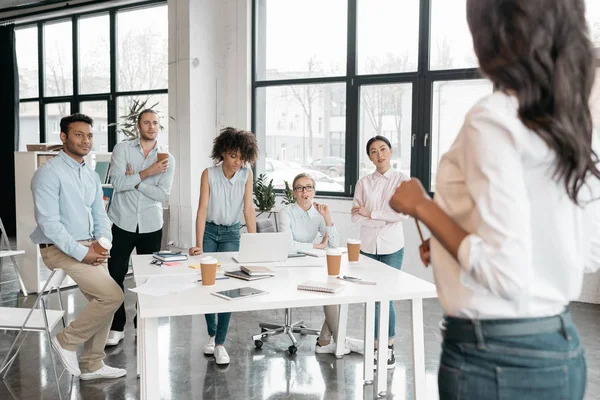 işkadını holding atölye meslektaşları ile