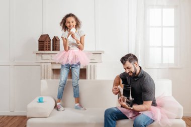 Aile Evde şarkı 