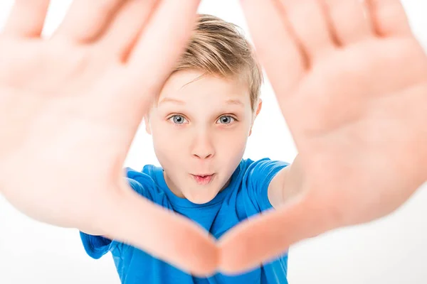 Lächelnder kleiner Junge — Stockfoto