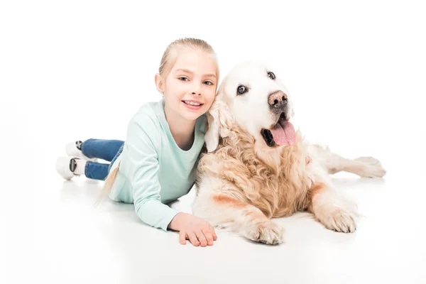 Criança adorável com cão — Fotografia de Stock