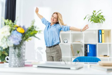 Modern ofiste germe işkadını