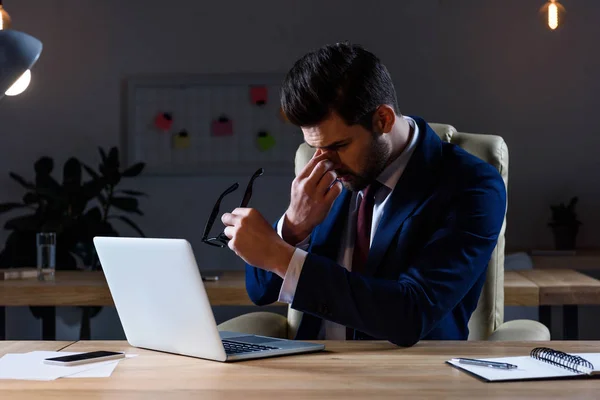 Tired Businessman Working Office Night — Stock Photo, Image