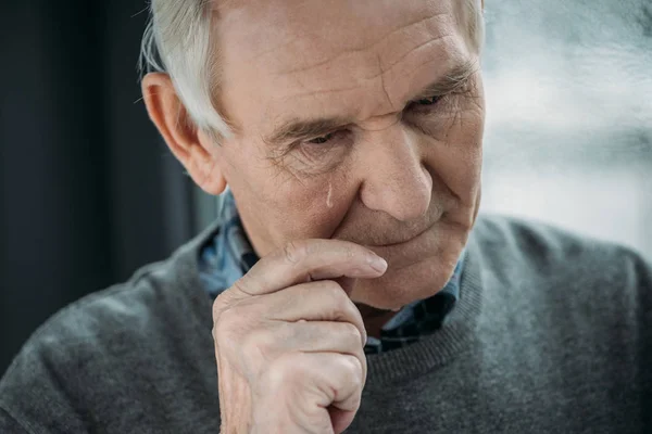 Hombre Mayor Con Expresión Triste Llora — Foto de Stock