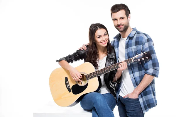 Молода пара з гітарою — Stock Photo