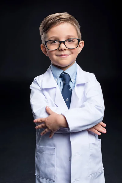 Pequeño niño científico - foto de stock