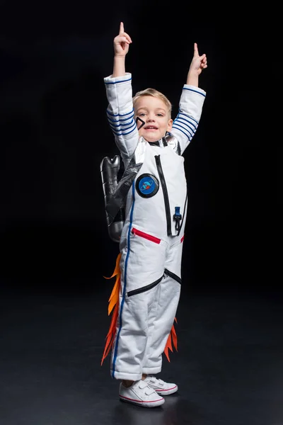 Niño disfrazado de astronauta - foto de stock