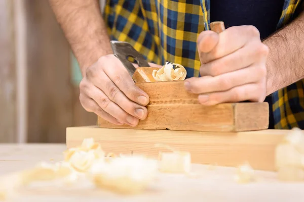 Planches de rabotage de charpentier — Photo de stock