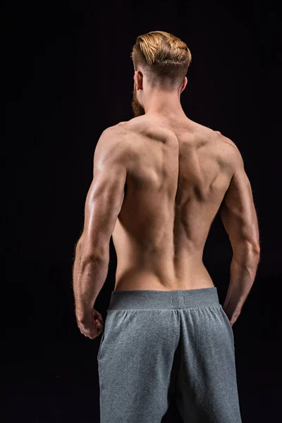 Shirtless bodybuilder posing — Stock Photo