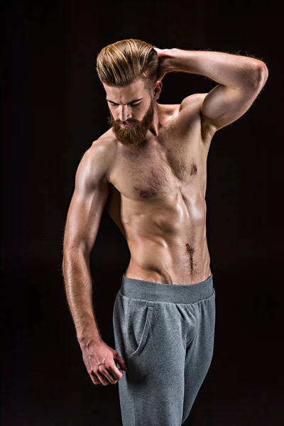 Shirtless bodybuilder posing — Stock Photo