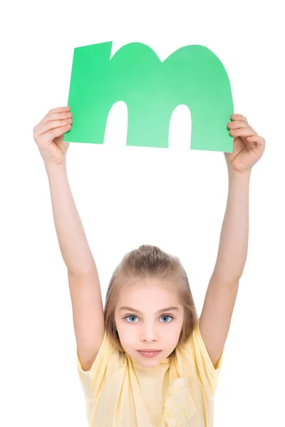 Niño sosteniendo letra del alfabeto — Stock Photo
