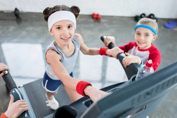 Girls exercising in gym — Stock Photo