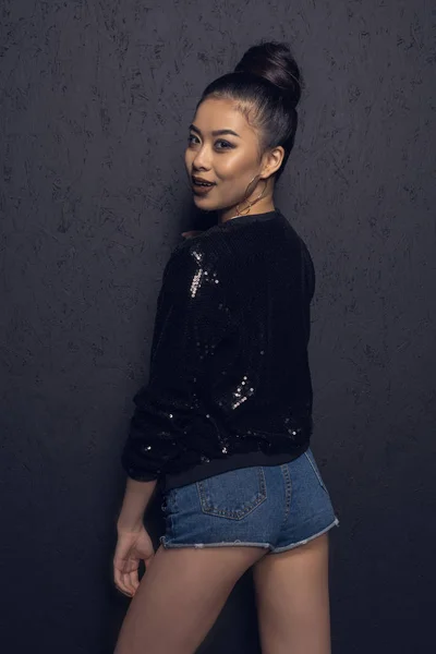 Glamour asiatique disco fille — Photo de stock