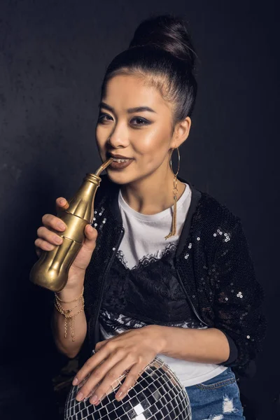 Glamour asiatische Disco Mädchen — Stockfoto