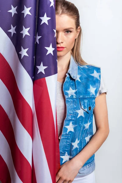 Fille avec drapeau américain — Photo de stock