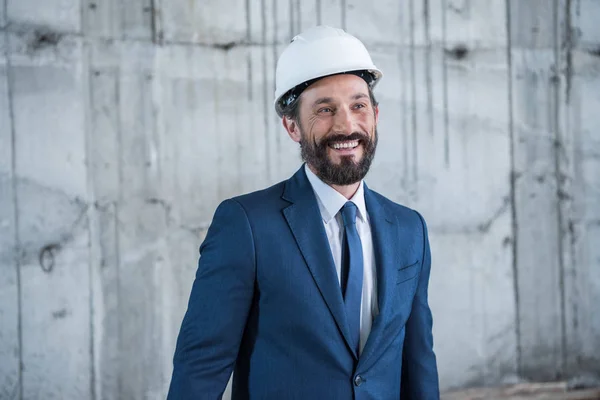 Arquitecto profesional en el trabajo - foto de stock