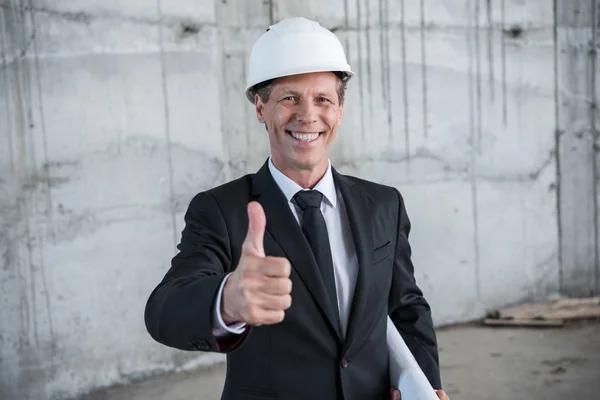 Arquitecto profesional en el trabajo - foto de stock