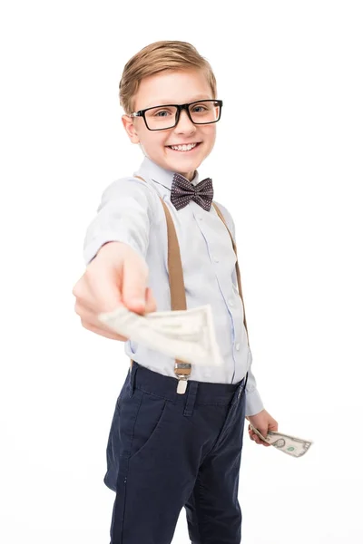 Усміхнений хлопчик дає гроші — Stock Photo