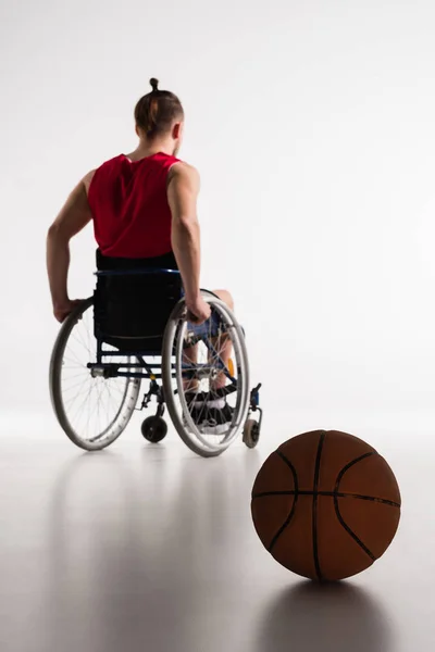 Basketball player in wheelchair — Stock Photo