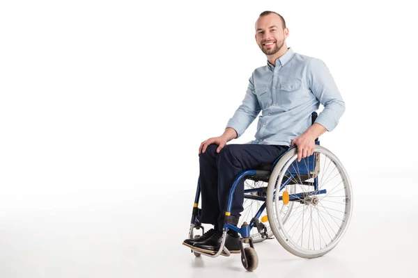 Bonito homem em cadeira de rodas — Fotografia de Stock