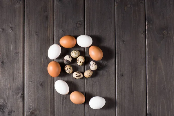 Tavuk ve Bıldırcın yumurta — Stok fotoğraf