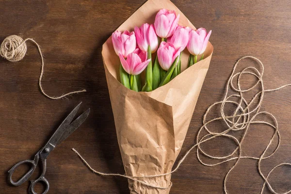 Kytice růžových tulipánů — Stock fotografie