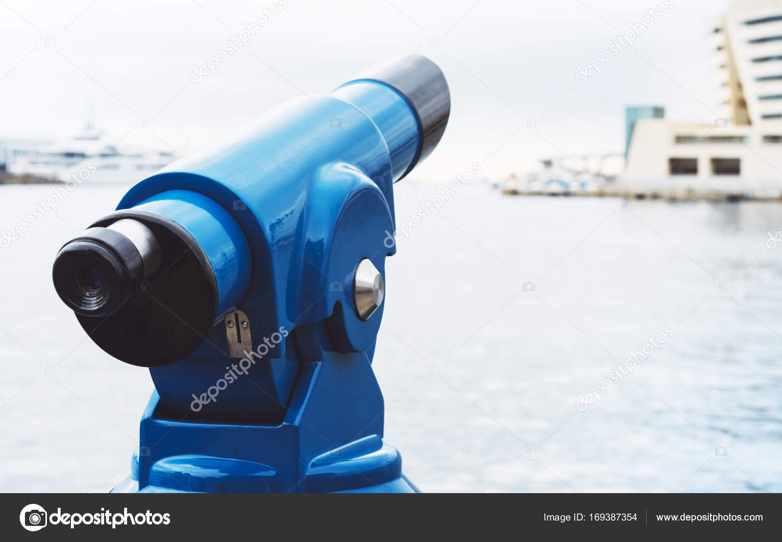 Touristique Télescope Regarder Ville Mer Avec Coucher Soleil