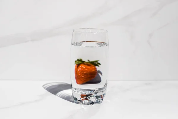 Strawberry Glass Water White Background — Stock Photo, Image