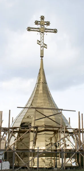Строительство Креста Строящемся Православном Храме — стоковое фото