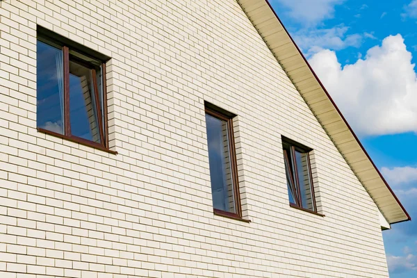 Yeni Evdeki Katmanlı Plastik Pencereler — Stok fotoğraf