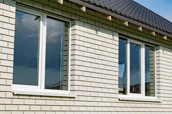 Yeni Evdeki Plastik Pencereler — Stok fotoğraf