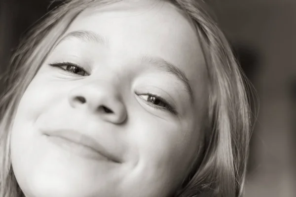 Foto de retrato teñido de una niña —  Fotos de Stock