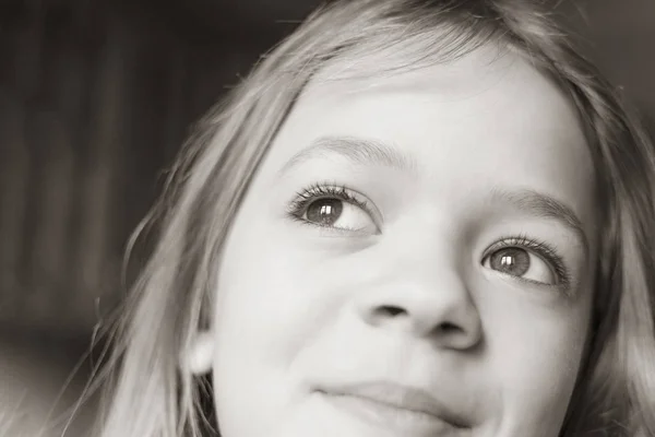 Foto de retrato teñido de una niña —  Fotos de Stock